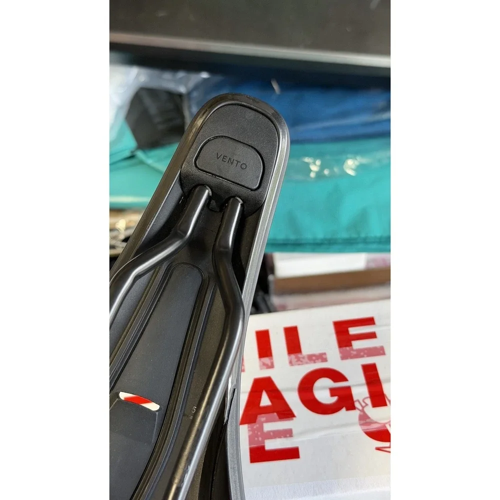 fi'zi:k Argo Vento R5 140mm Bicycle Saddle - Used - Good
